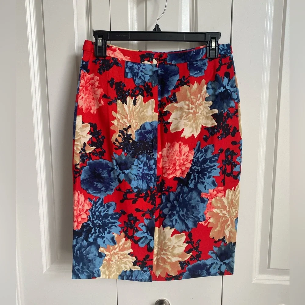 Talbots Vibrant Floral Pencil Skirt - Picture 2 of 6